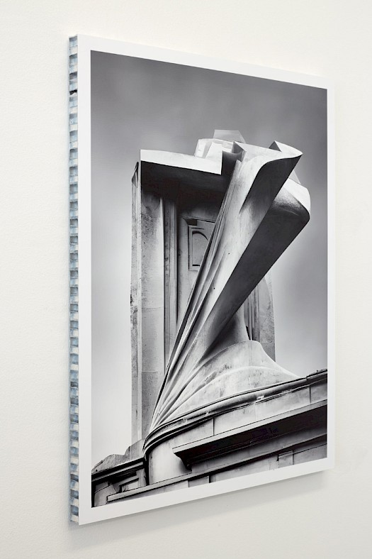 michaelreisch_trust-in-those-who-supposedly-know----hanna_2024_50x40cm_inkjet-print-tecco-mu300plus-semiglossy_mounted-on-al.jpg